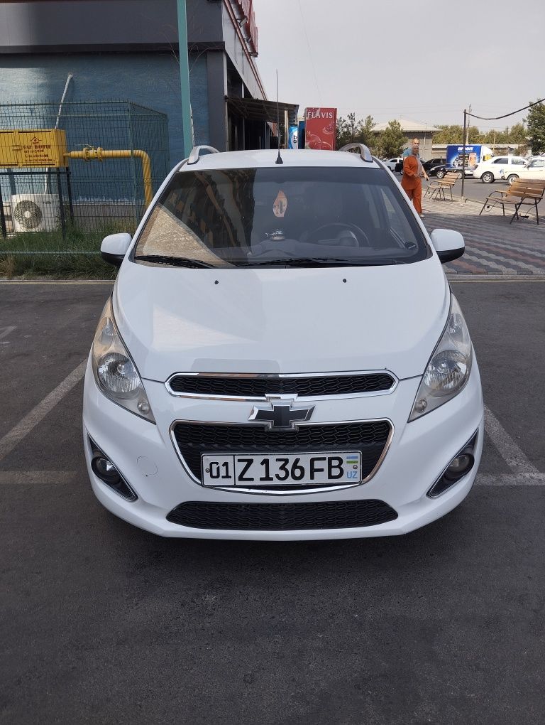 Chevrolet Spark 2012 1.0 L