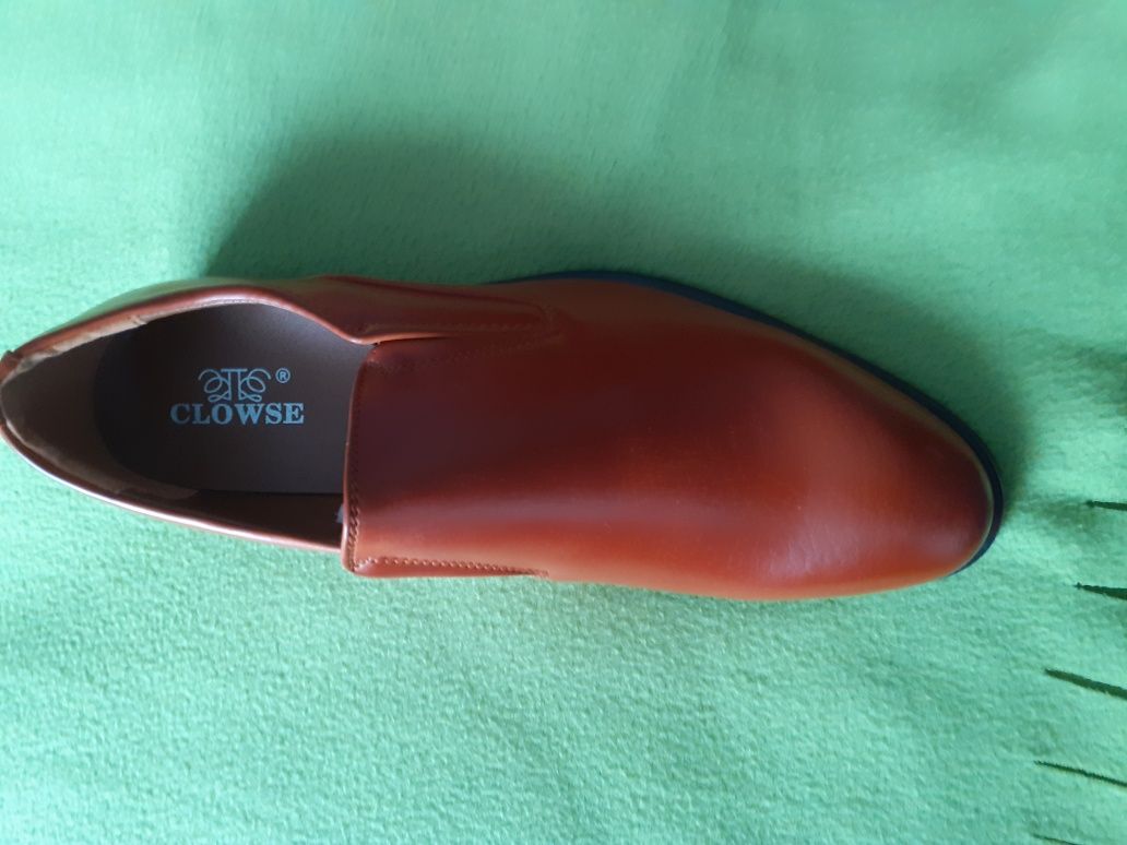 De vinzare pantofi noi piele ecologica