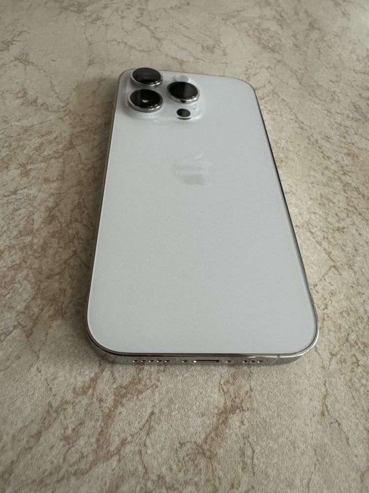 iphone 14 pro Silver