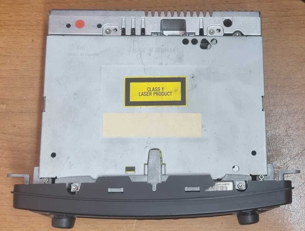 Оригинално радио Mercedes-Benz Audio 30 APS BE4718