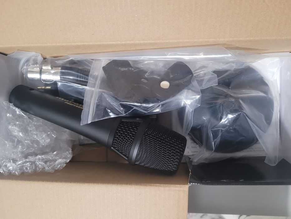 Vând microfon Marantz nou nouț in cutie.