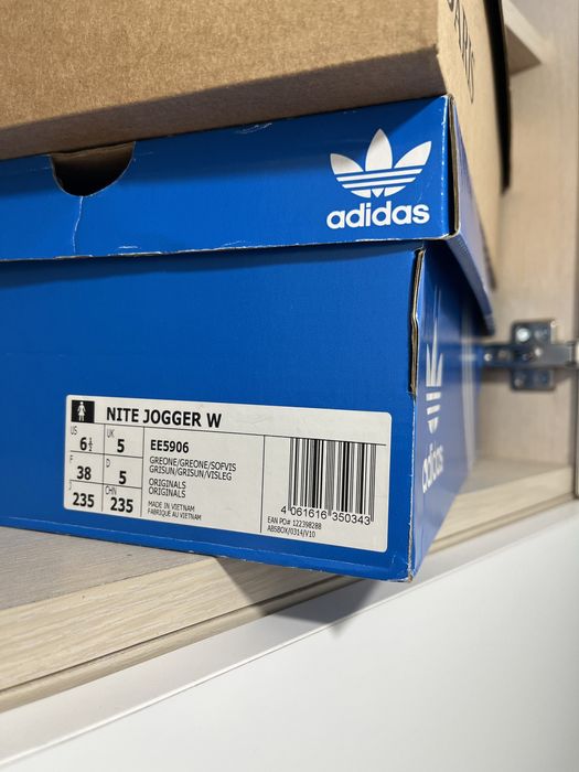 Маратонки adidas nite jogger EE5906