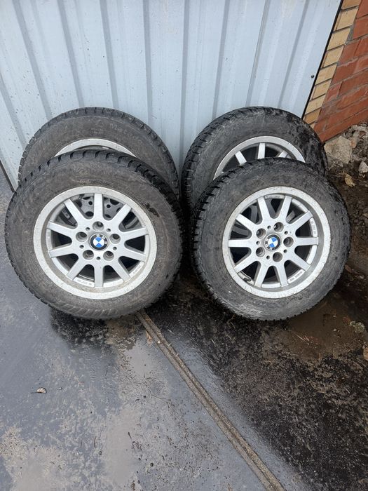 Диски БМВ в комплекте с зимними шинами на 15