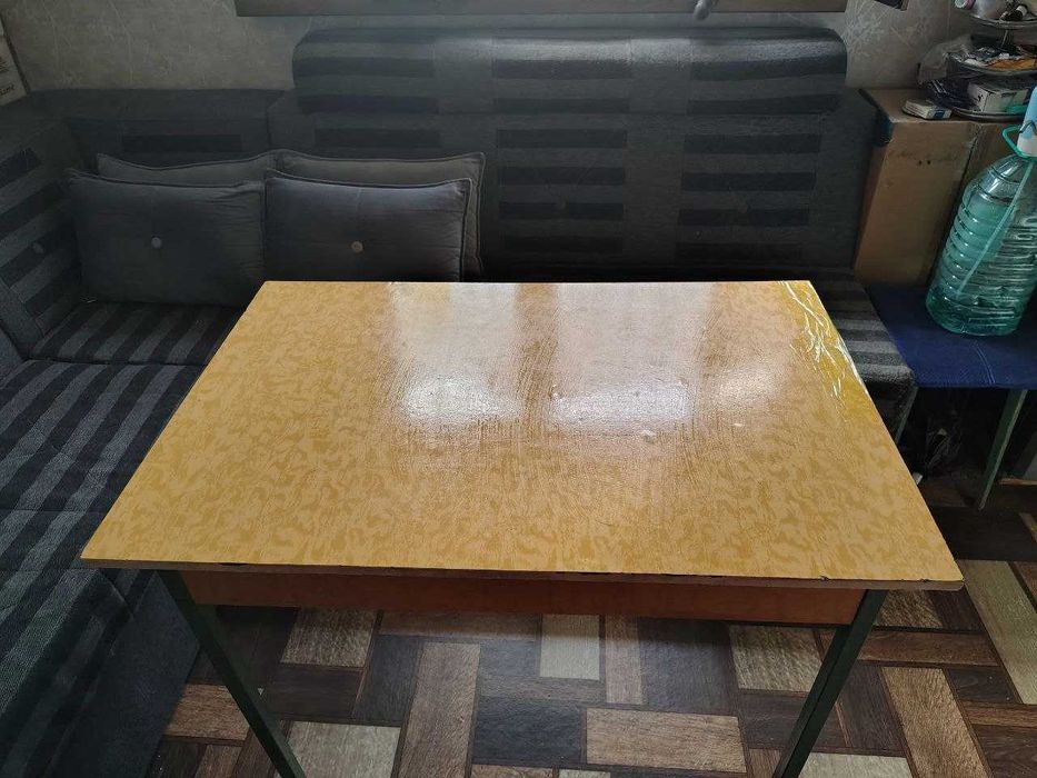 Продам кухонный уголок б/у