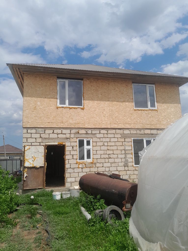 Продам двухэтажный дом