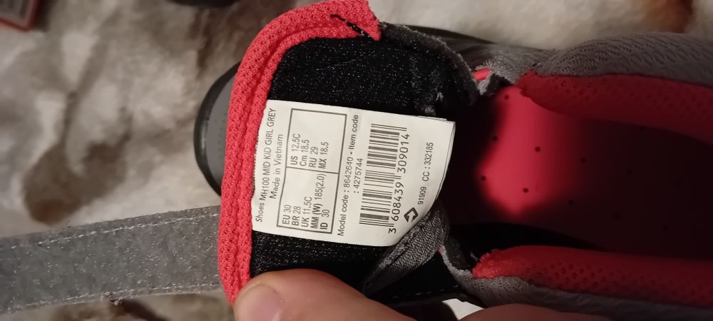 Bocanci Quechua (Decathlon) marime 30