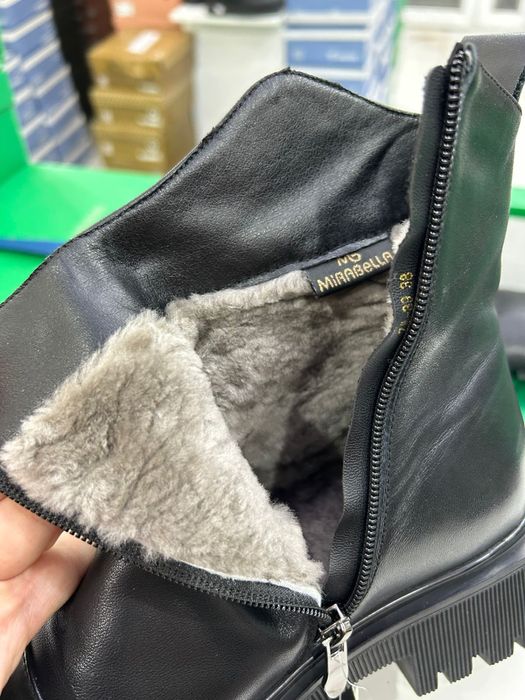 Продаются ботинки