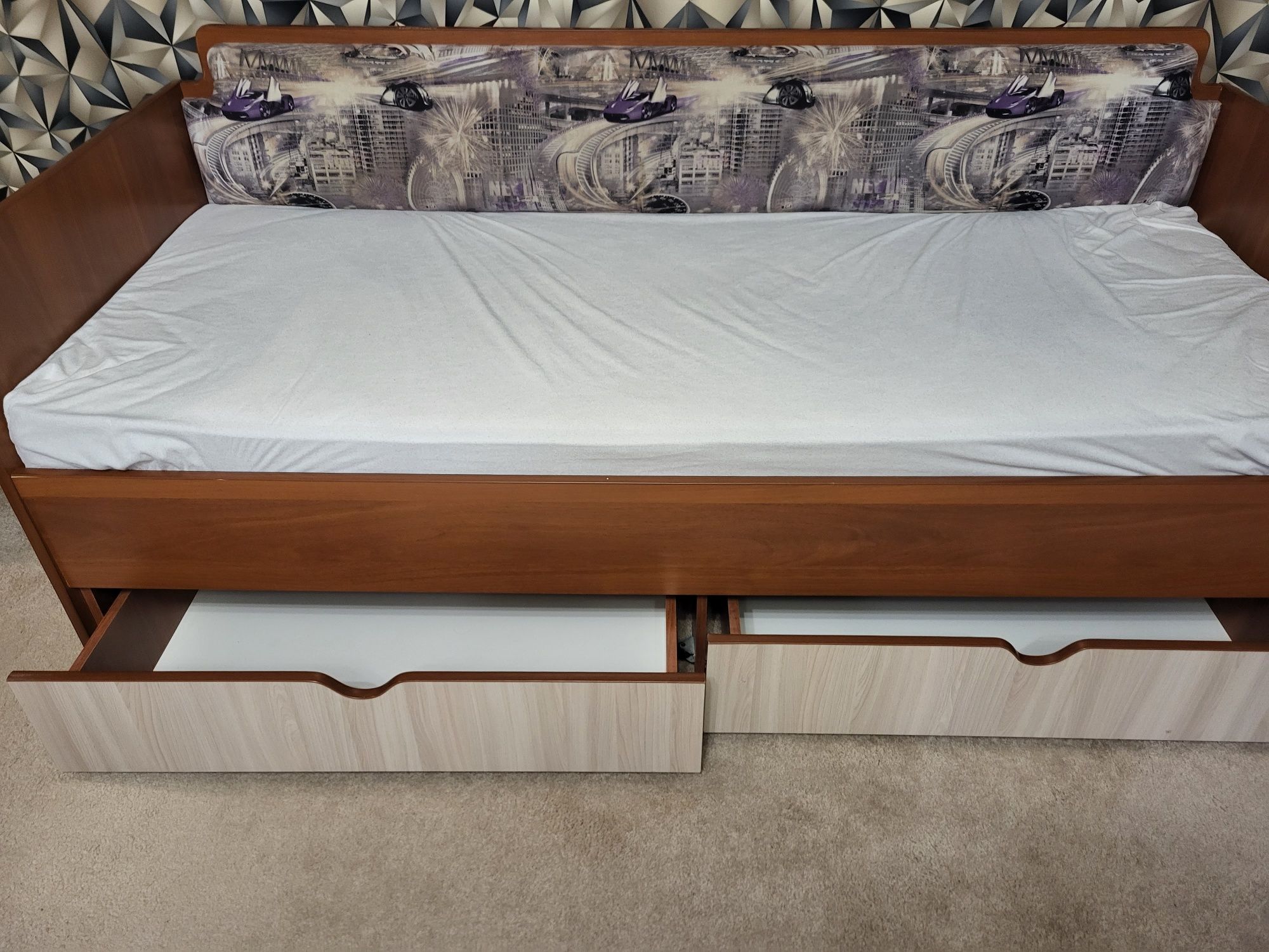 Продам кровать 85×2
