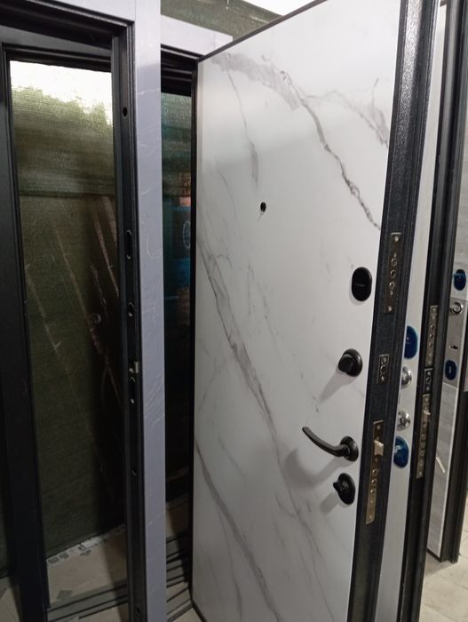 Металлические двери установка,апгрейд.