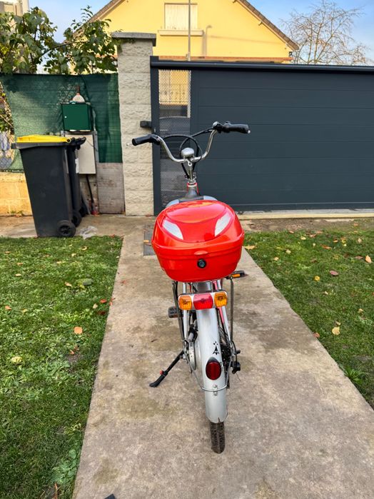 Bicicletă total electrica