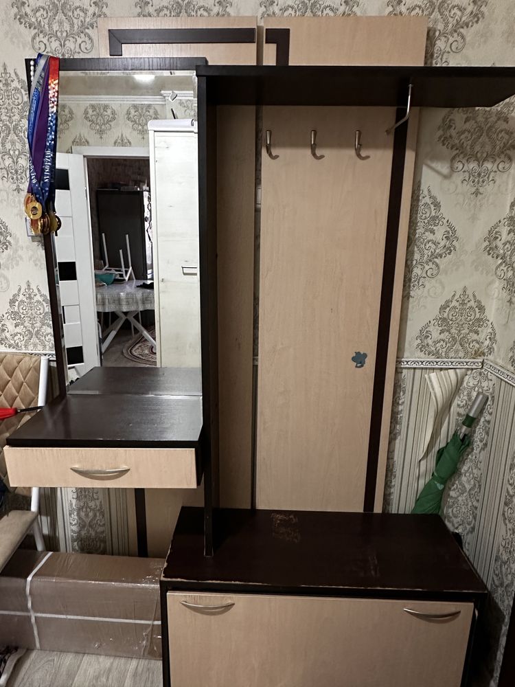 Продам прихожую