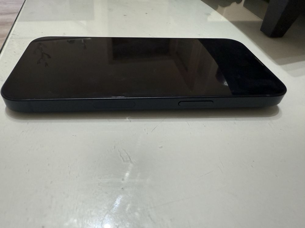 iPhone 13 256 gb black Като нов!