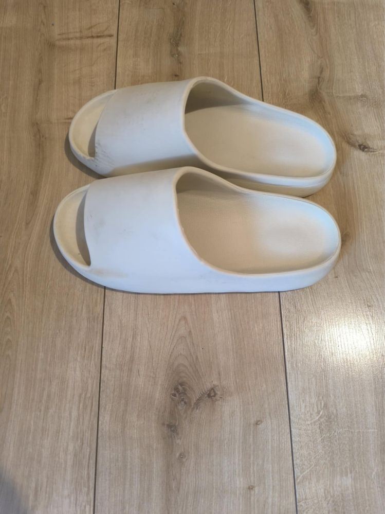 Чехли Yeassy Slides изключително удобни