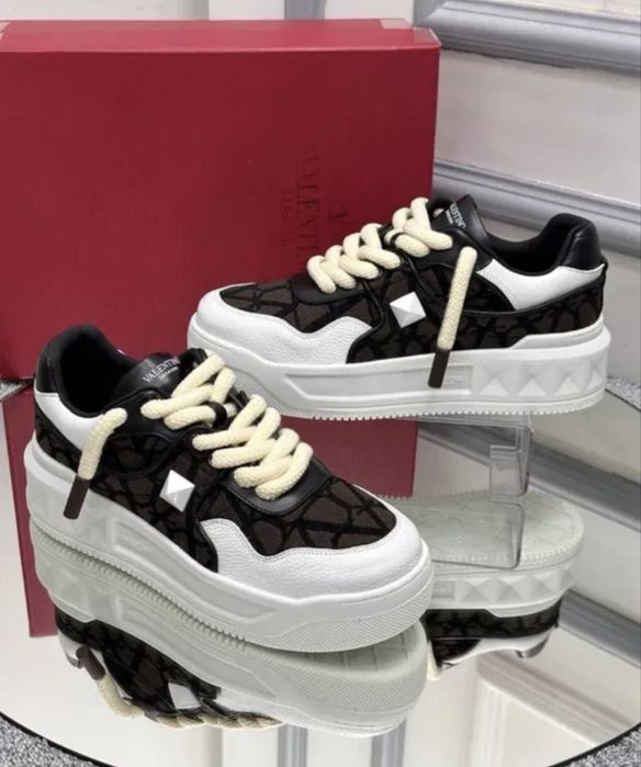 Valentino One Stud