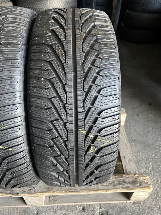 2 anvelope de iarna 245/45/18 Uniroyal 7.8 mm!
