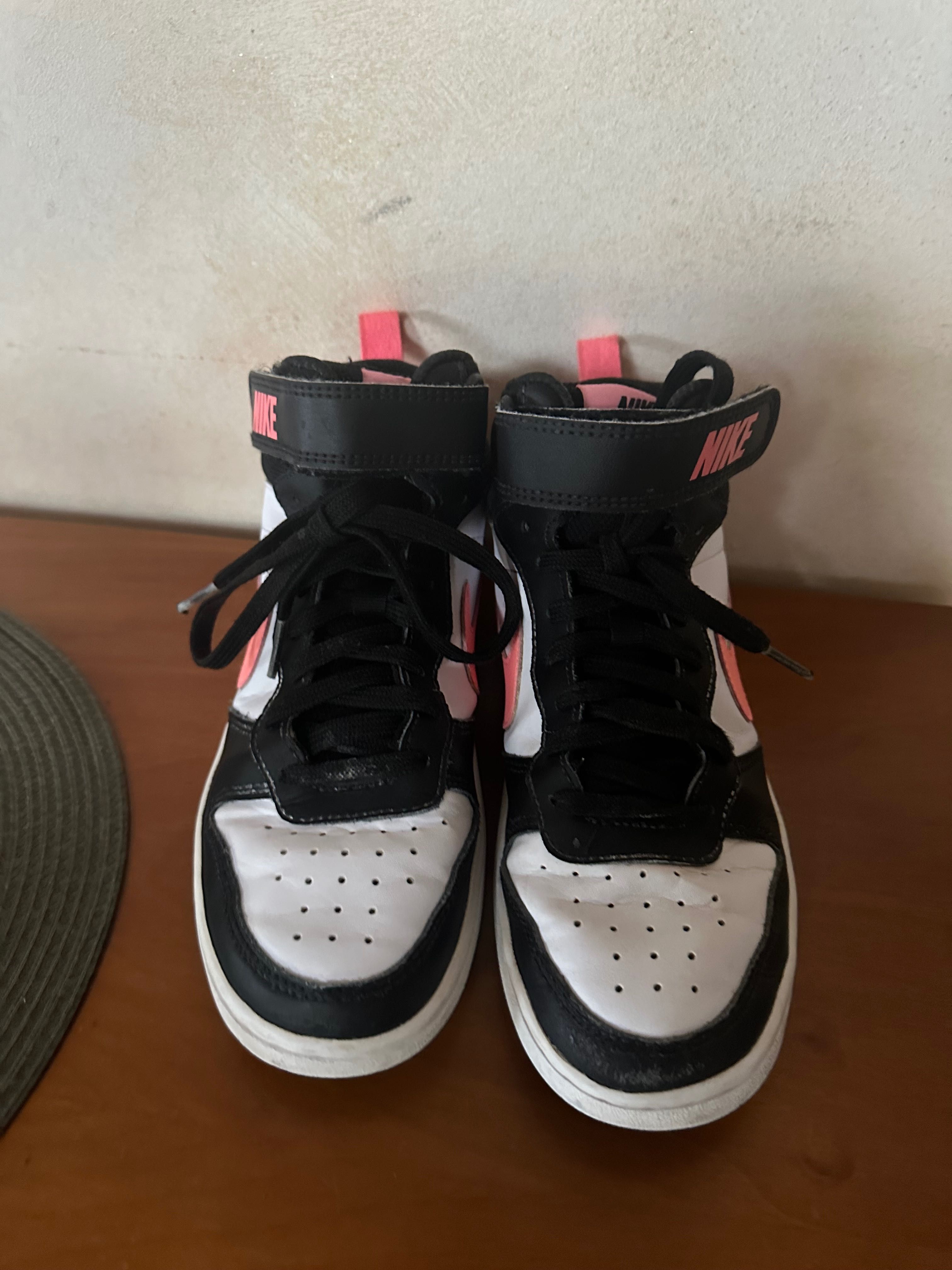 Детски спортни обувки Nike