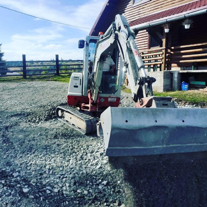 Inchiriez Utilaje de 3T,5 T ,8 T ,mini-incarcator ,pe o perioda mai lu