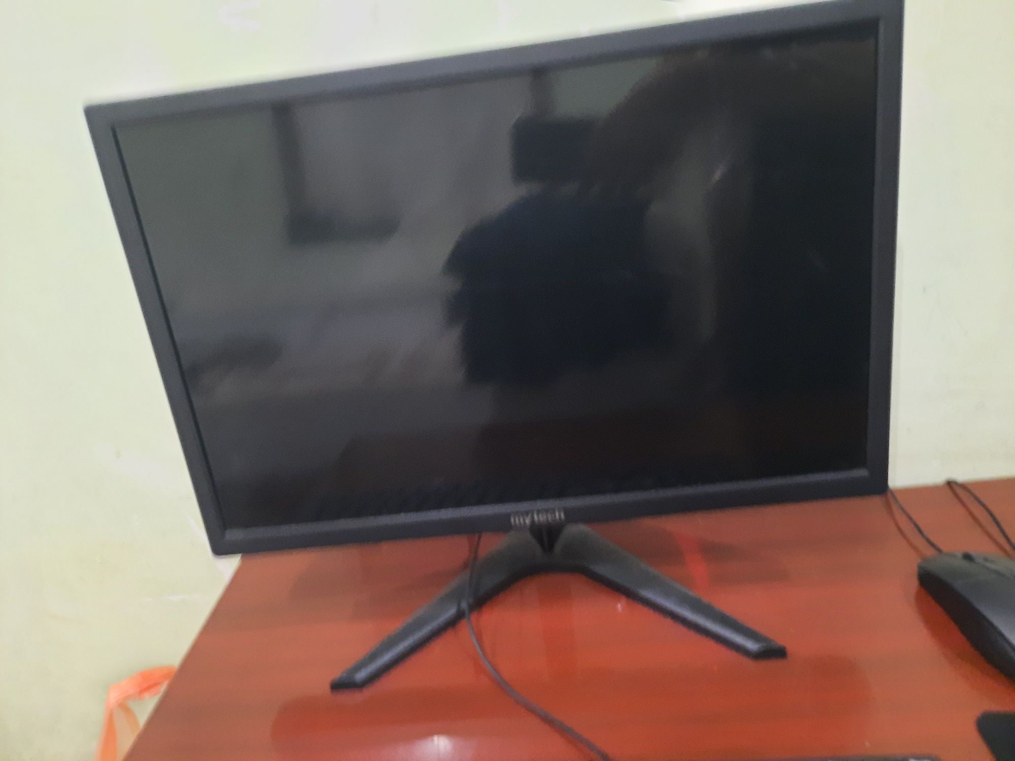Kompyuter full komplekt Windows 7 qilingan kelishtrb berilad
