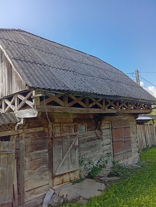 Grajd și șură de lemn stejar