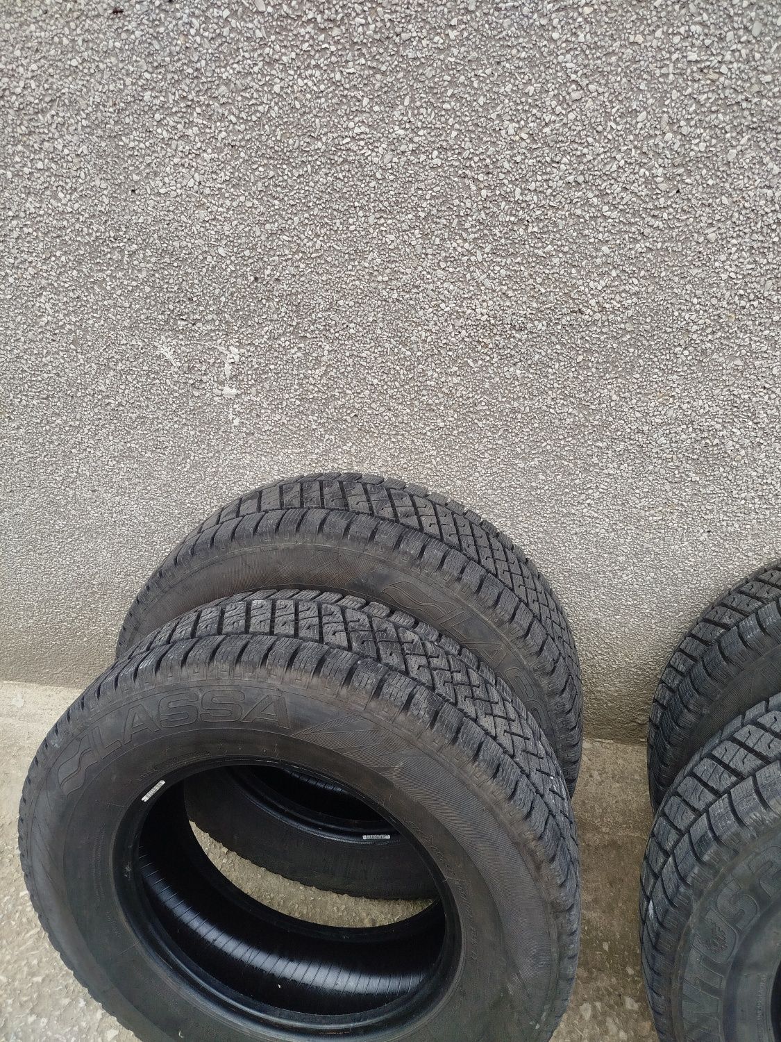Гуми за Бус  215/70R 15 C