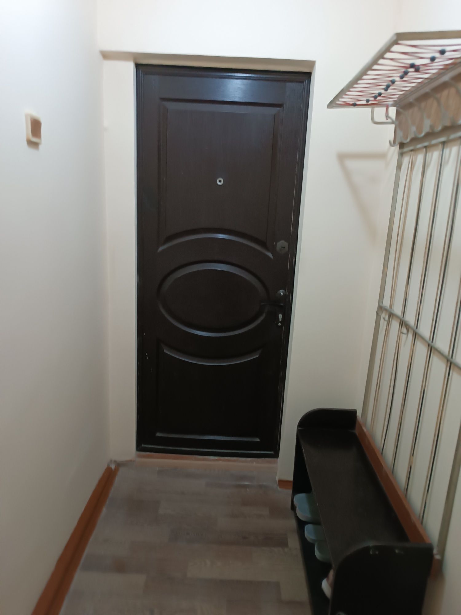 Продается 2-х комнатная квартира. Район Октябрь. Цена 34000 y.e