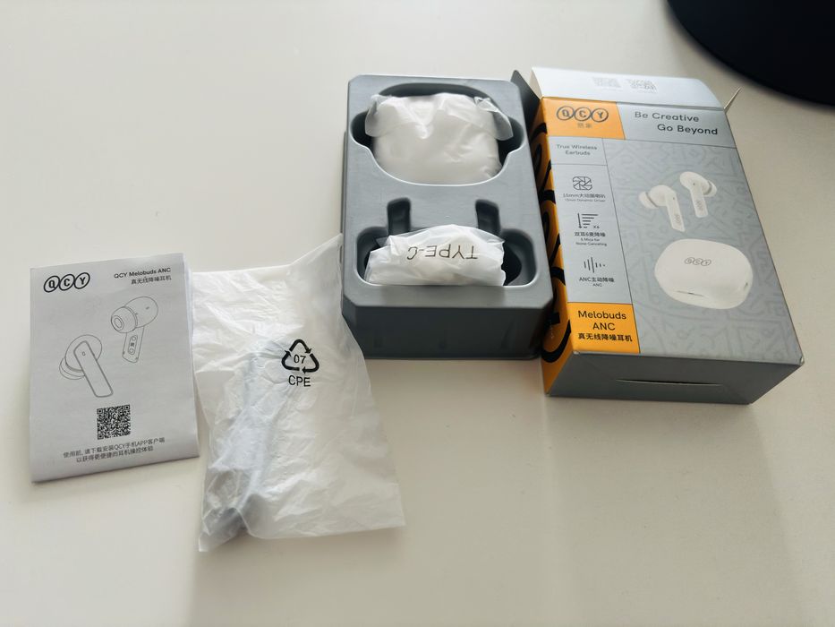 Безжични слушалки QCY