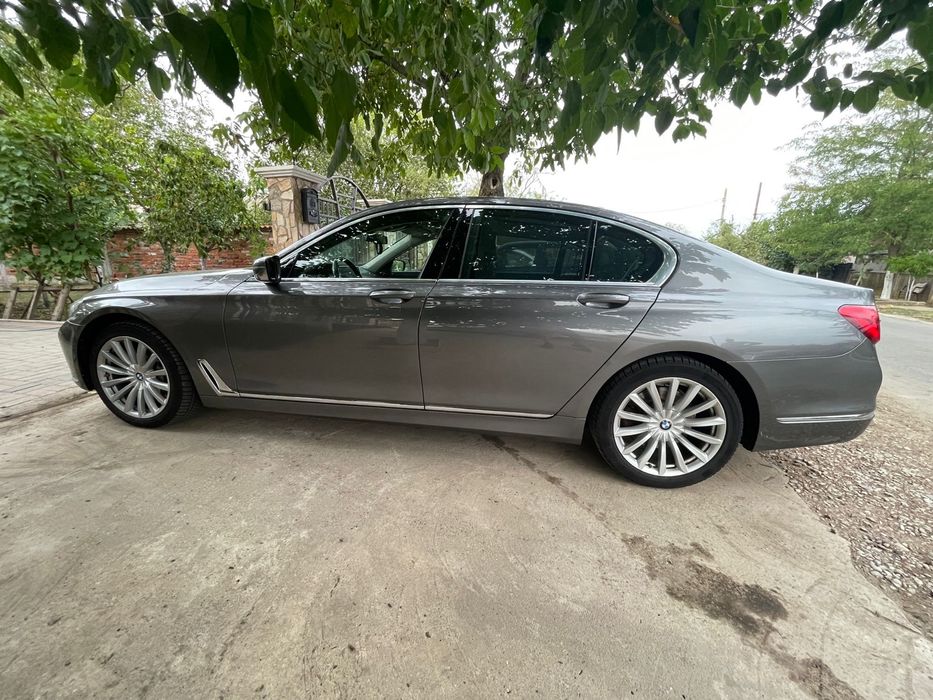 Bmw seria 7 740d xDrive