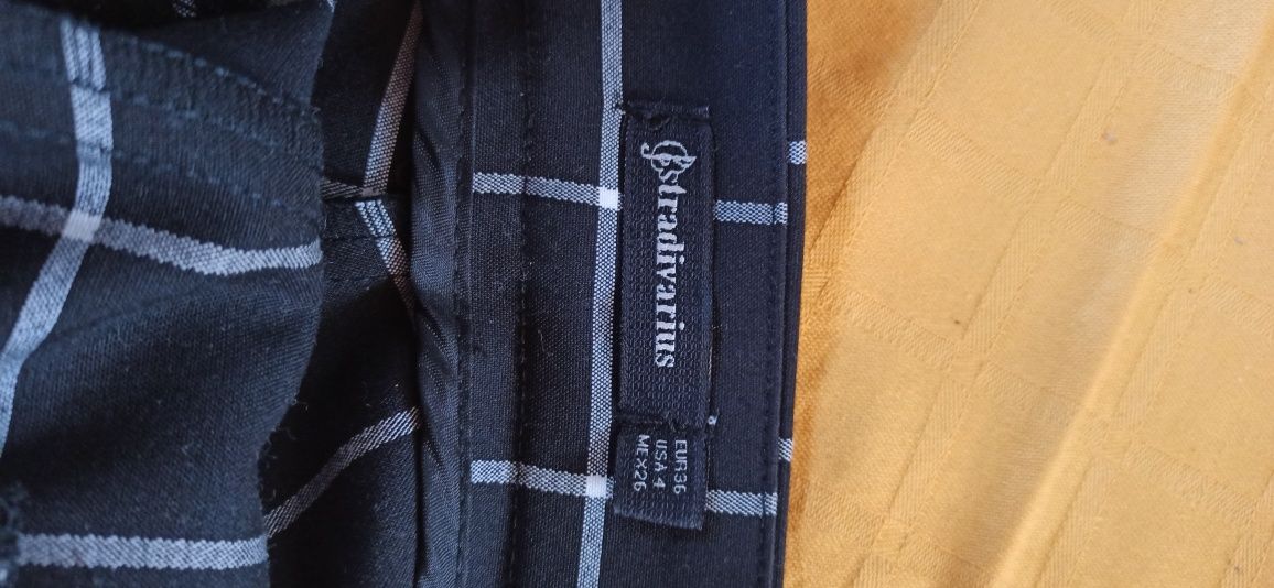 Pantaloni Stradivarius măsură 36