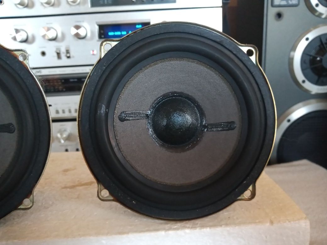 Set Difuzoare Mid/Bass Grundig. 6 ohms, 15 watts, 13 cm. Impecabile.