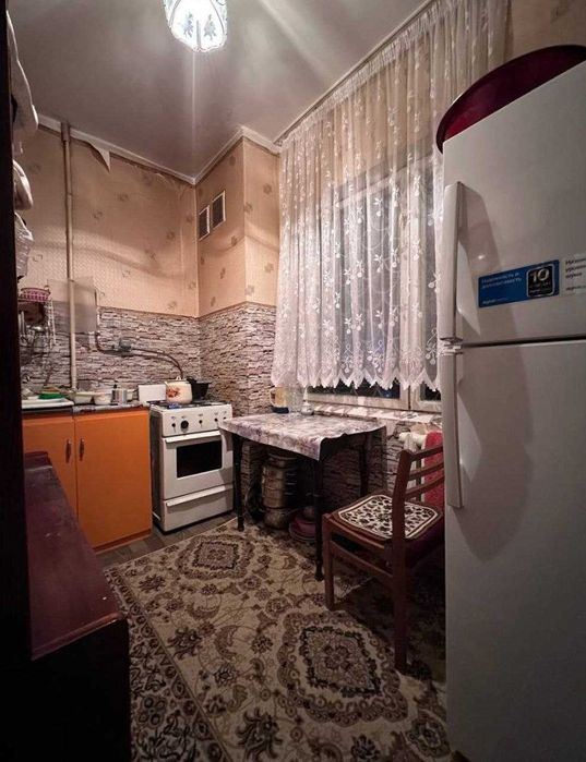 Продаётся 1/5/5 Юнусабад 17 квл,Площадь- 38м2, не торец,крыша не течёт