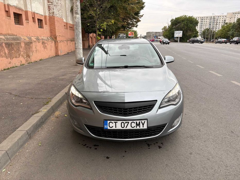 Opel Astra J 1.4 Turbo Benzină Automată – 2012