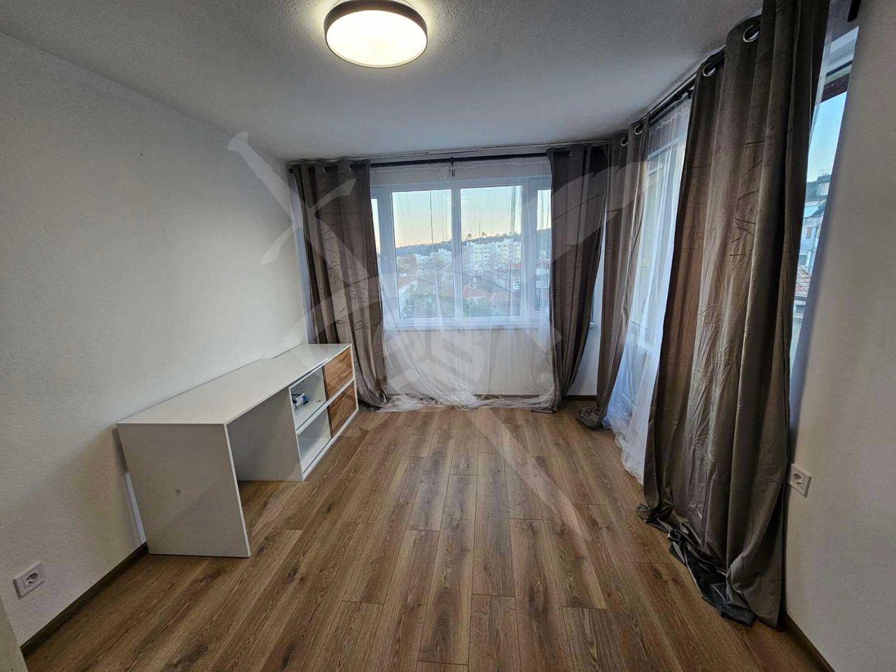 Дава се под наем Тристаен апартамент в Варна, Аспарухово - 95 кв.м за 475 € - Снимка #5