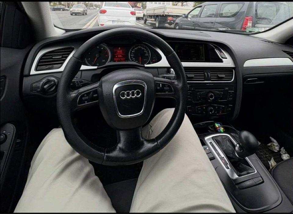 Vând Audi A4  , an 2009