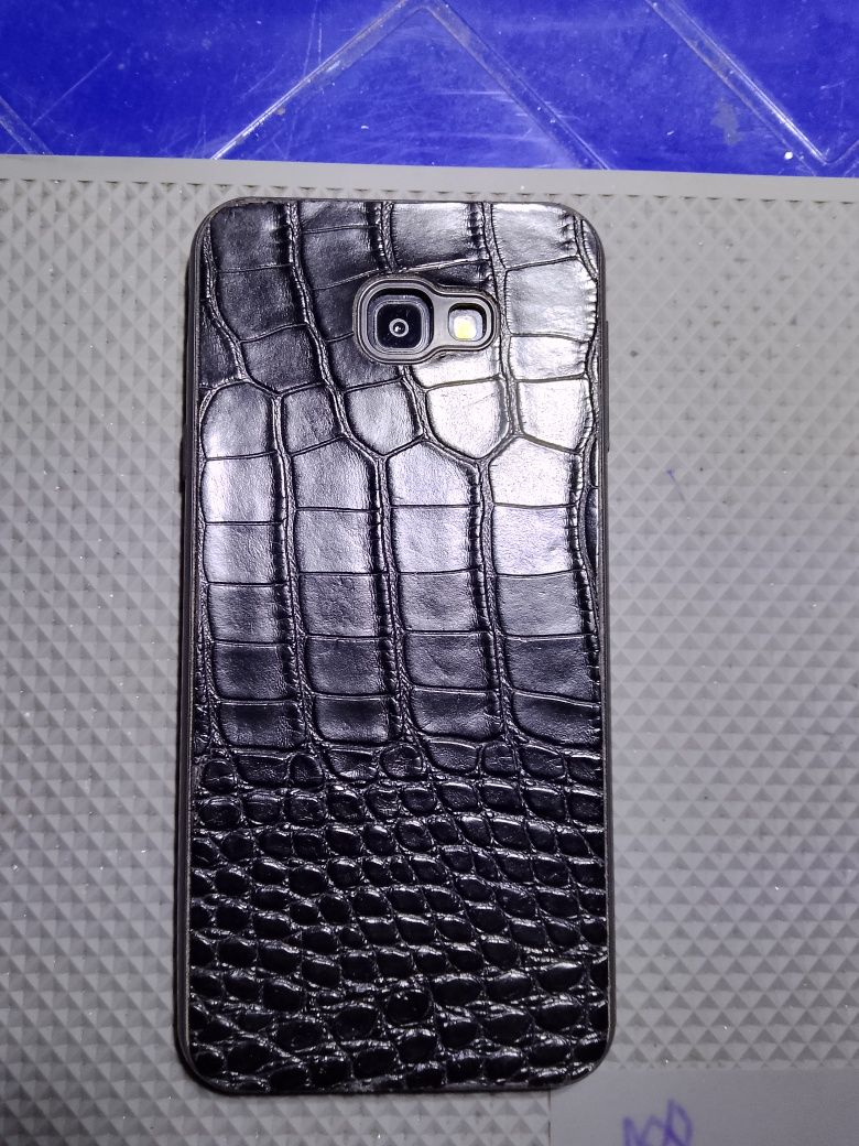 Samsung J4+ va LG K4