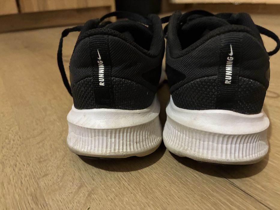 Маратонки NIKE 38 номер без никакви забелжки