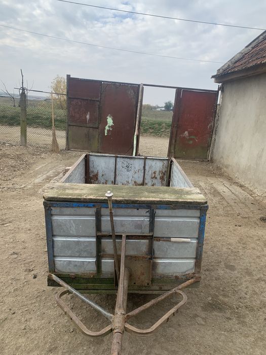 Vând remorcuț foarte buna. Mai multe detali la fața  locului.