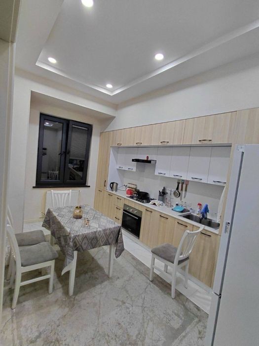 Квартира продаётся Алмазар рн Кара Камыш, ориентир Андалус.