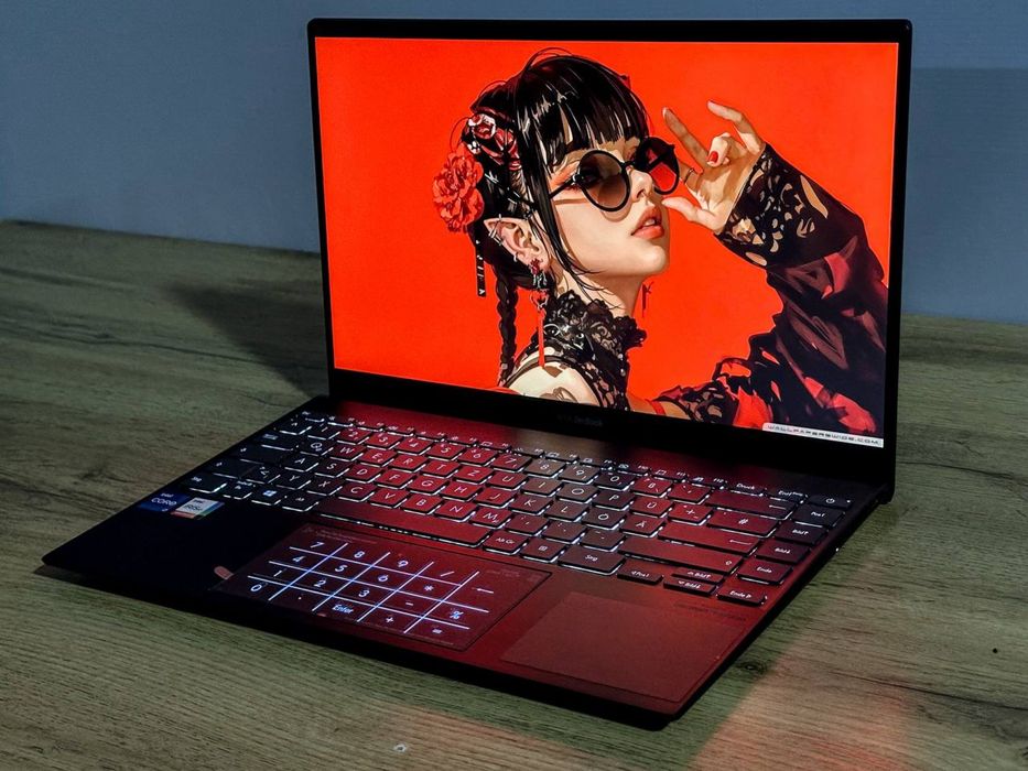 Asus ZenBook Core I7 kuchli notebook