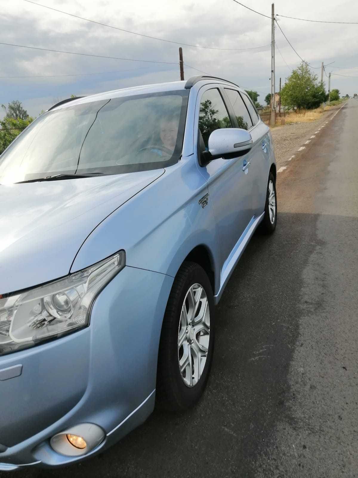 Mitsubishi Phev 2014