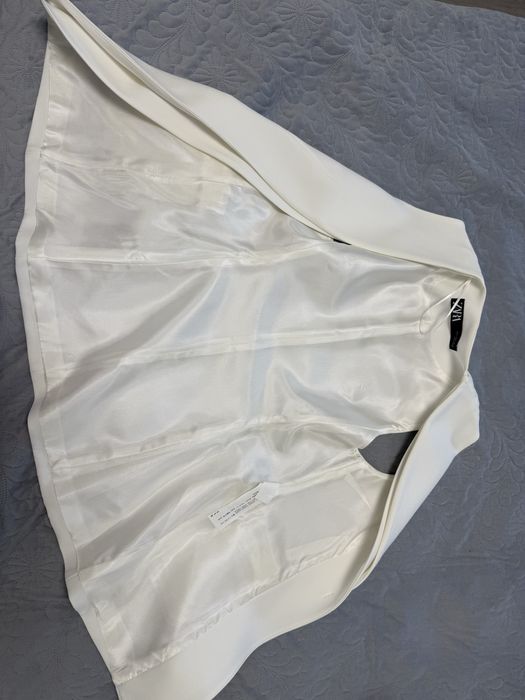 Vesta alba, Zara
