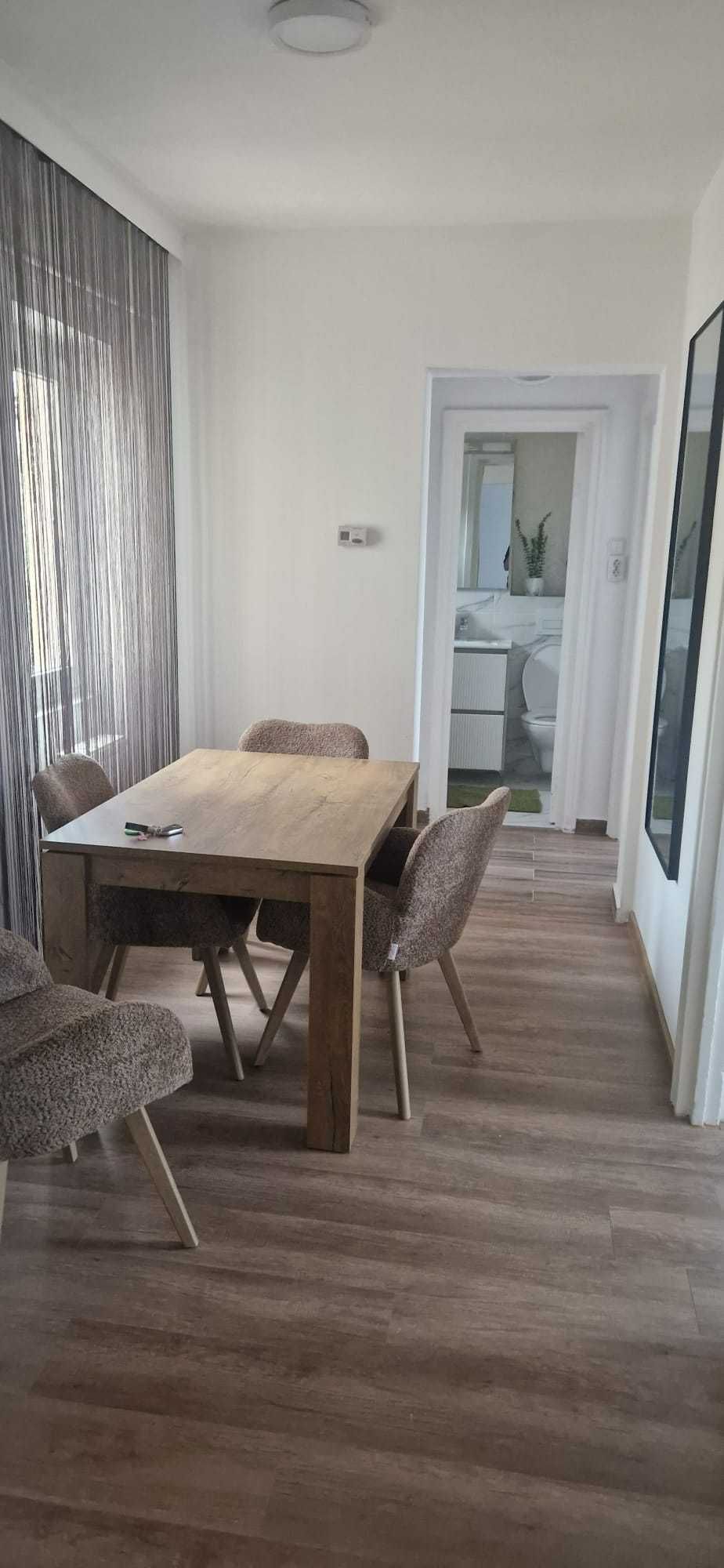 Inchiriez apartament cu 3 camere Satu Mare