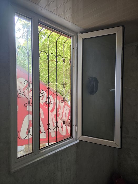 Акфа б/у 90×140  300сум и Решётка 200сум Чиланзар-13 Фархадский базар