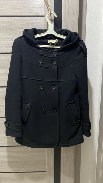 Пальто теплое с капюшоном