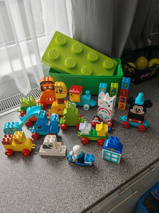 Vând lego Duplo + cutie depozitare