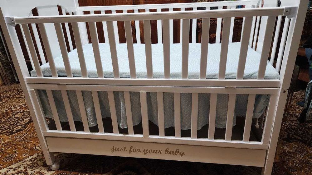 Продаётся детская кроватка