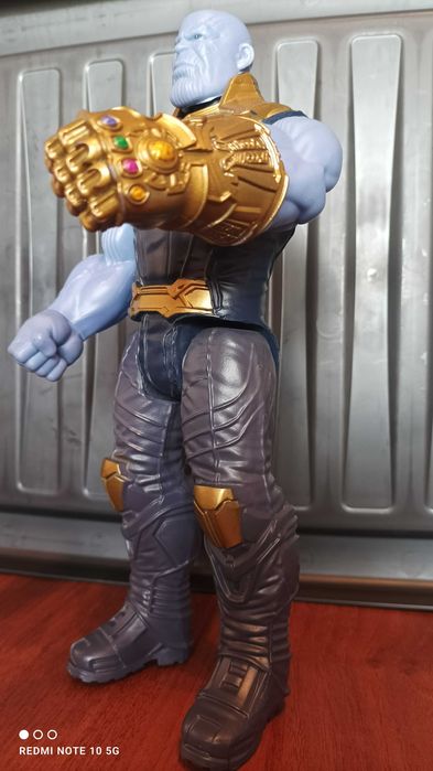 Танос (Thanos) играчка