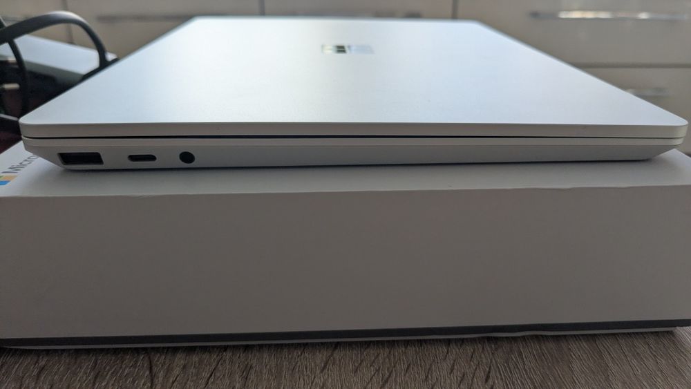 Microsoft surface laptop go 3