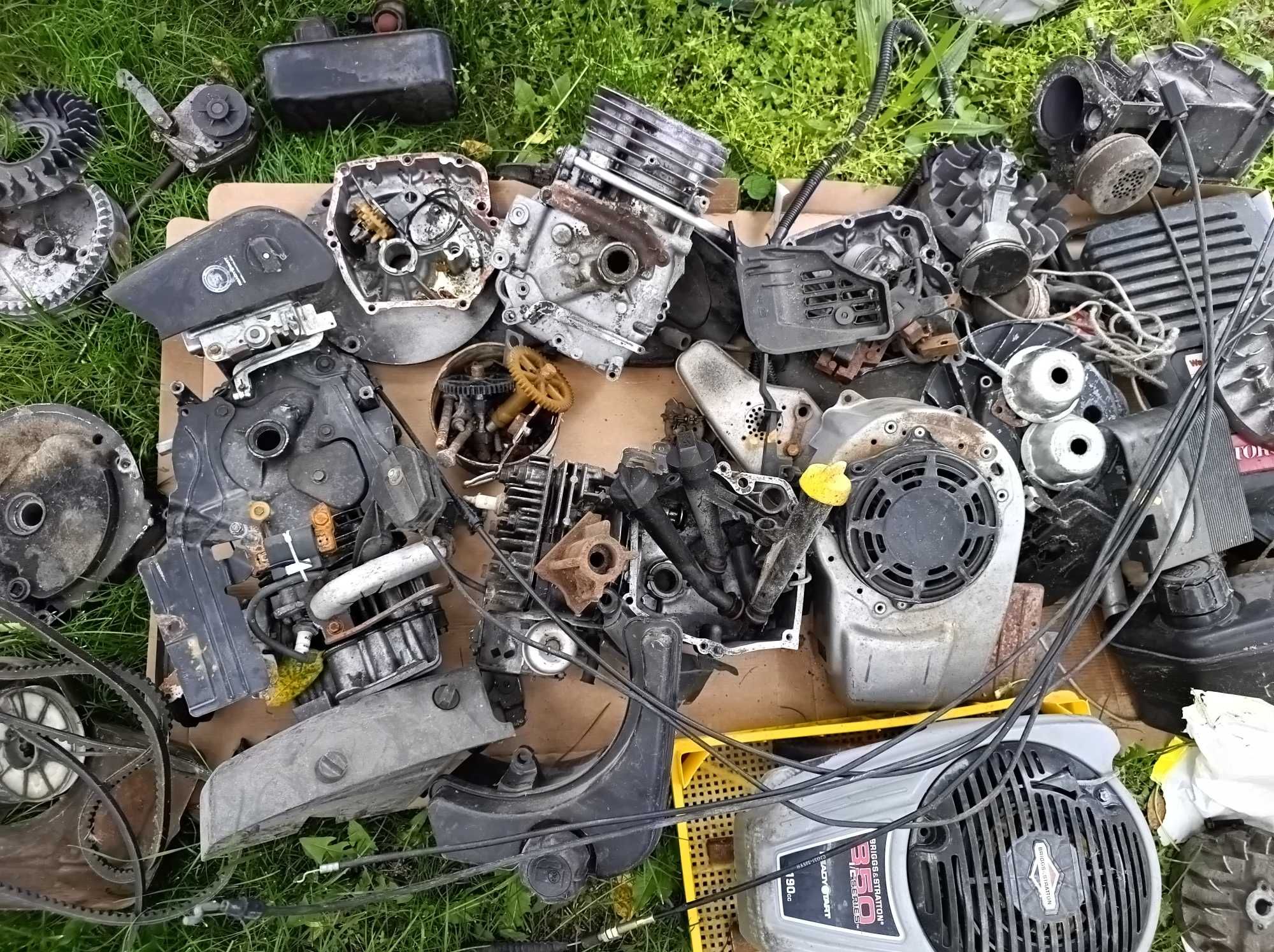 Части за косачки и двигатели briggs & stratton