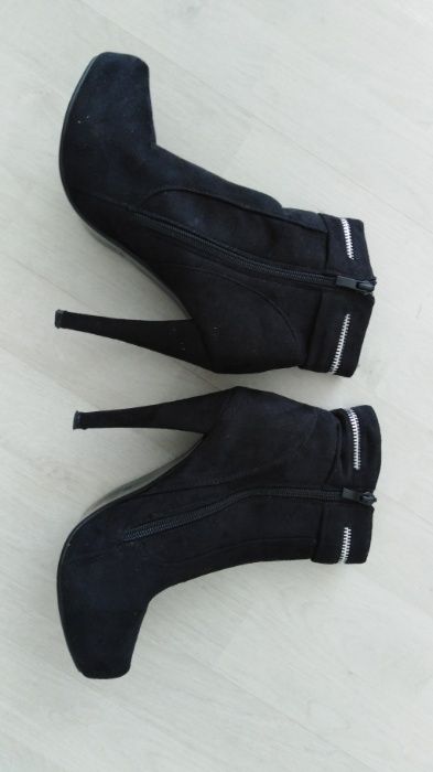 vand botine,fashion,piele,import,calitate.