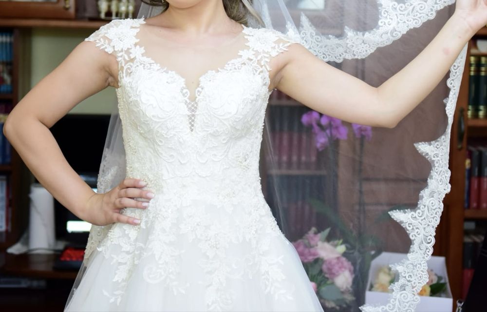 Vand rochie de mireasa